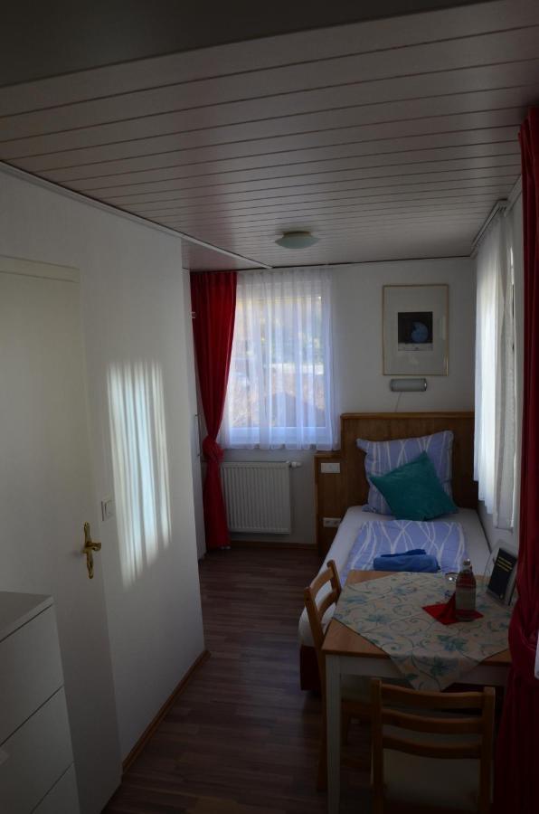 Hotel Gasthaus Loewen Unterreichenbach Esterno foto