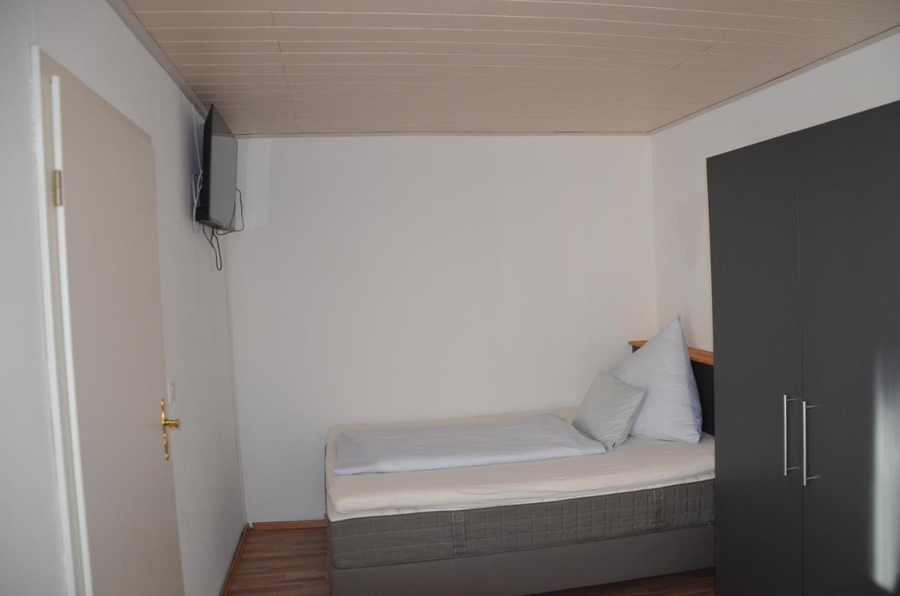 Hotel Gasthaus Loewen Unterreichenbach Esterno foto